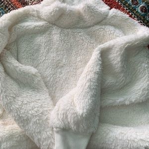 Gap Fuzzy Sweater XS